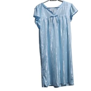 Vintage Intimate details sleeveless night gown color sea blue size large